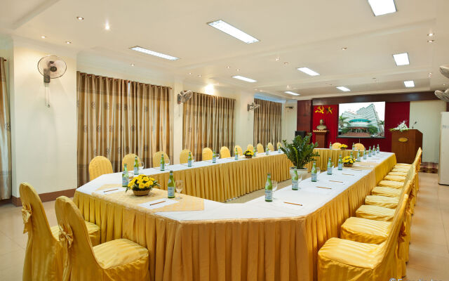 Muong Thanh Vinh Hotel