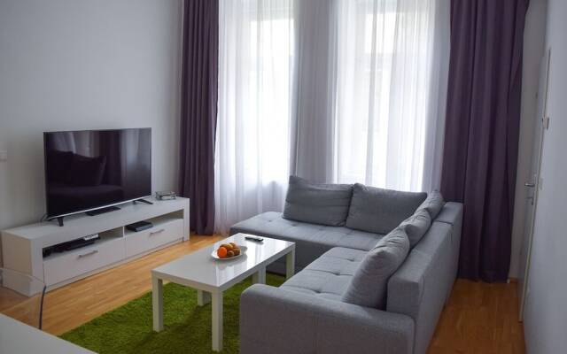 Modern apartment in Vienna near Danube