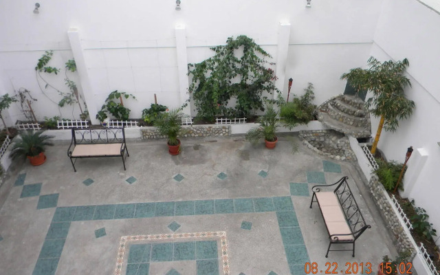 La Victoria Guest House