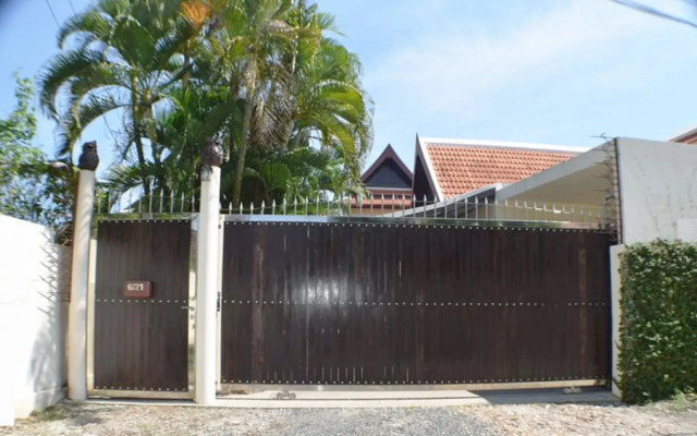 Luxury 5 Bed 5 Bath Villa