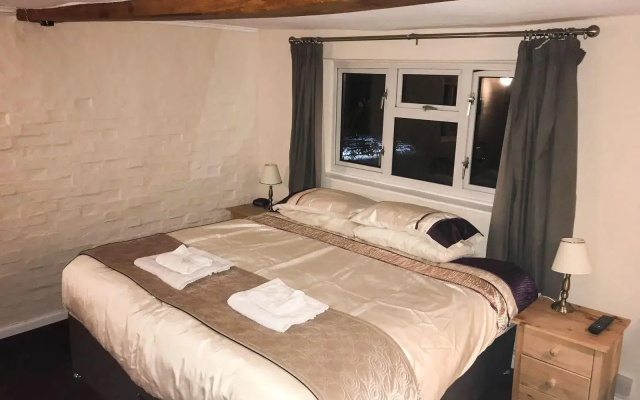 The Pear Tree Inn