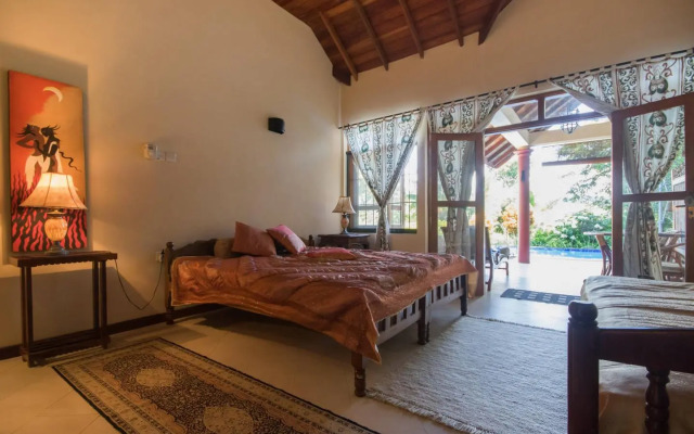 Lazy Lizard Villa