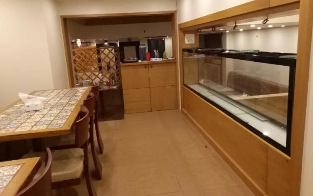 Hotel Umesh (Near Nani Daman Beach)