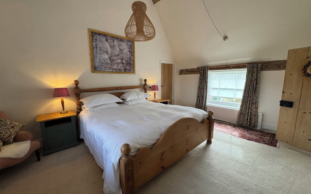 Cutbush Farmhouse