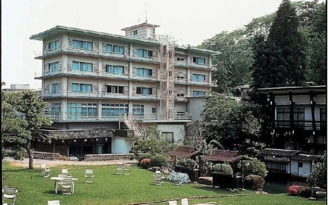 Tomata Onsen Noritake