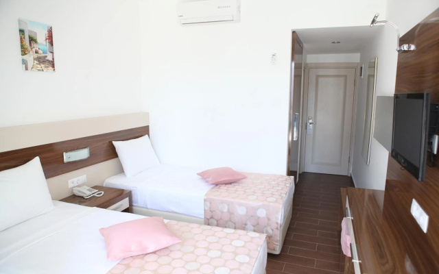 Cotton Boutique Hotel 16+