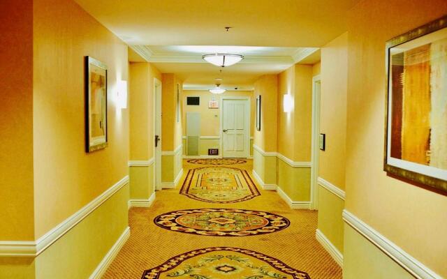 Amalz Signature Suites