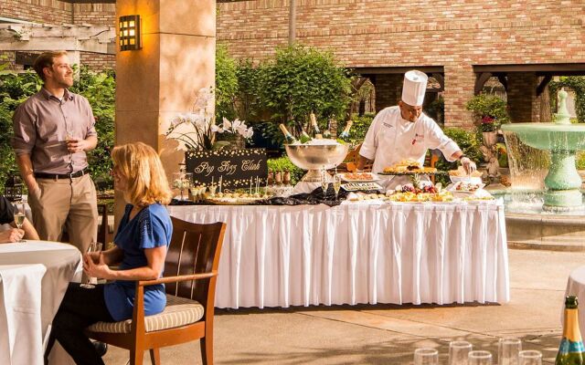 Anaheim Majestic Garden Hotel