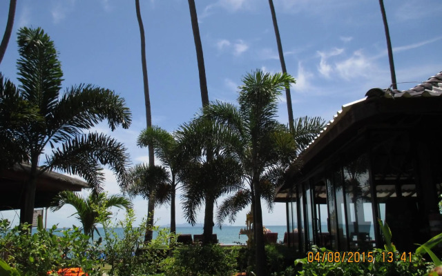 Lipa Bay Resort