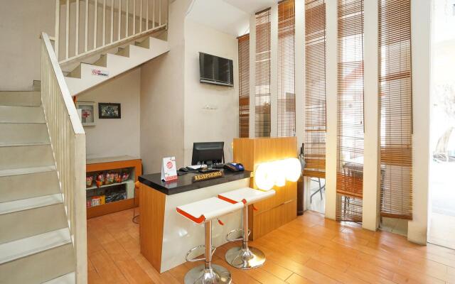 OYO 450 Semampir Residence