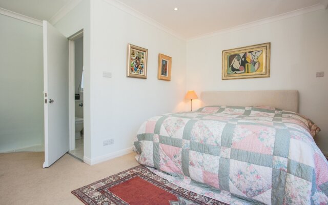 House With Roof Terrace in Pimlico