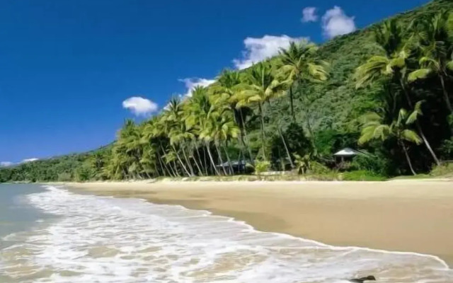 Ellis Beach Oceanfront Bungalows