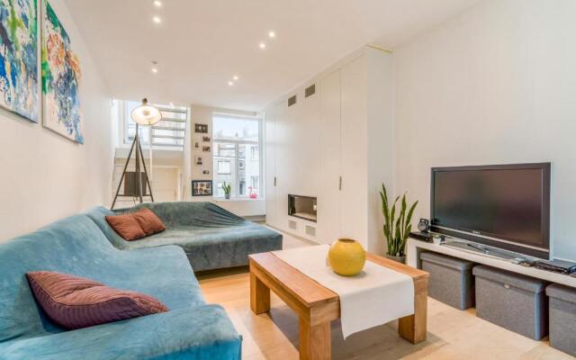 Magnificent modern, sleek & stylish decorated Loft