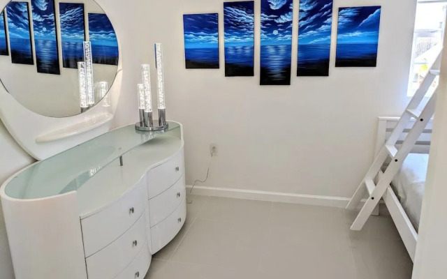 Golden Palm Estate by MNM