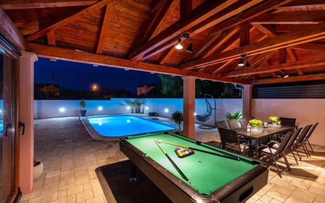 Luxury Villa With Pool - H