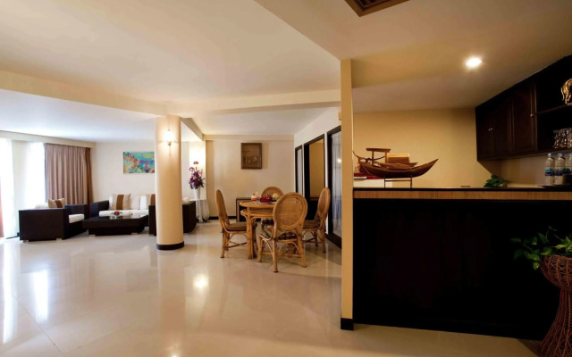 The Cha-am Methavalai Hotel