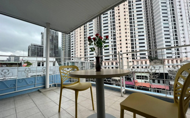 V Check Inn Sukhumvit 22