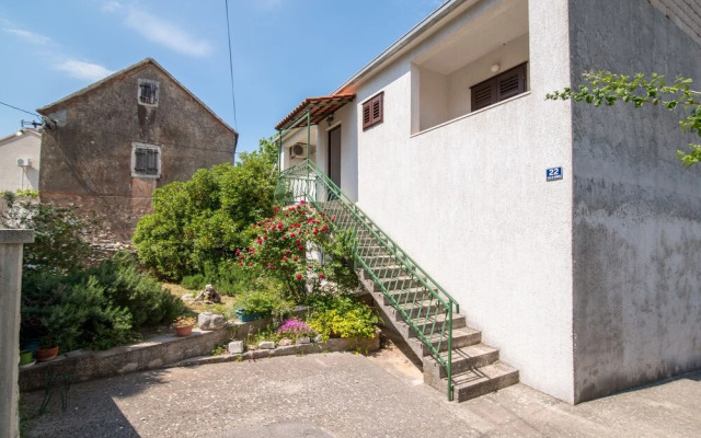 Apartment Alana -
