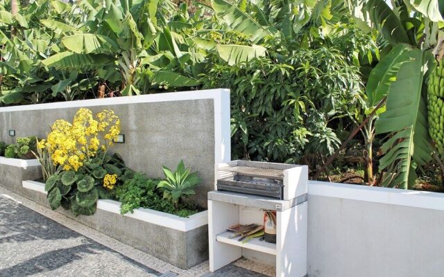 Grayci s House by Our Madeira