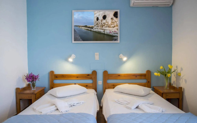 Yannis Yard Studios and Apartments