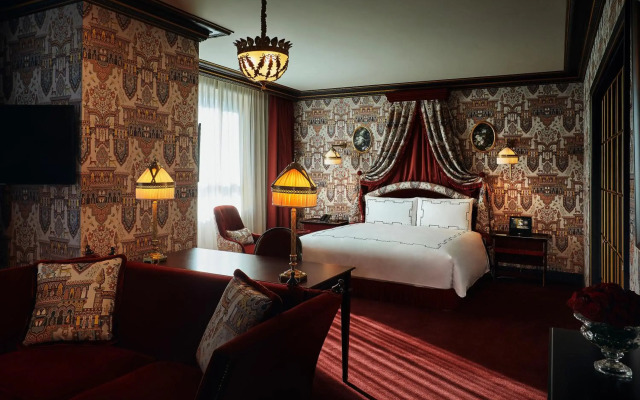L'Escape Hotel