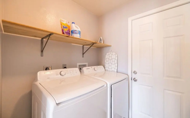 Tempe Vaughn 3 Bedroom Home by RedAwning