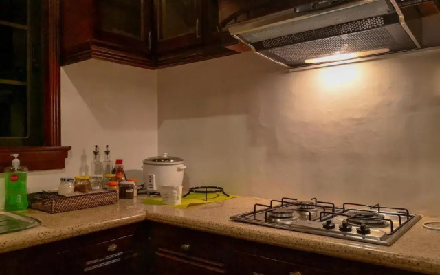 Spinning Cat Hostel - Adults Only