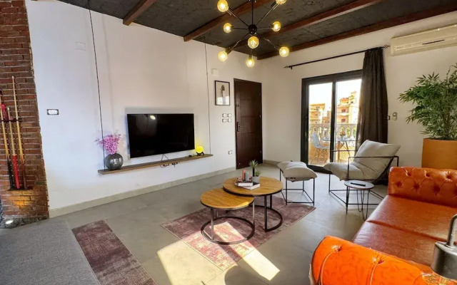 The Built-up 2 BDR Condo 15 min to CAI Airpt