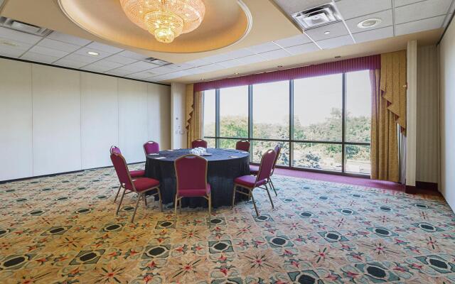 Quail Hollow Resort - A Trademark Collection Hotel