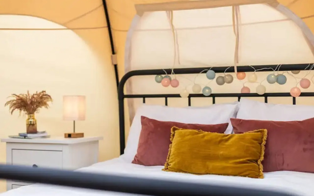 Luxury Glamping - Charlcombe Valley Orchards Bath