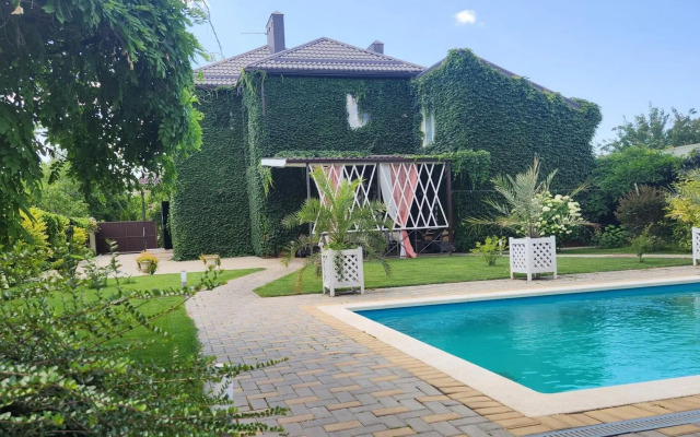 Вилла на Крыловской