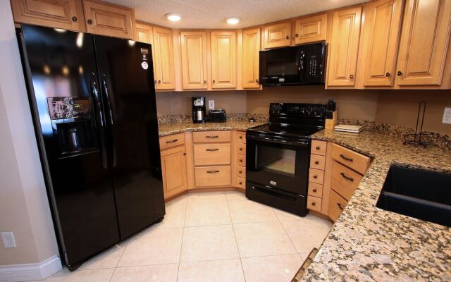 Beach Palms 402