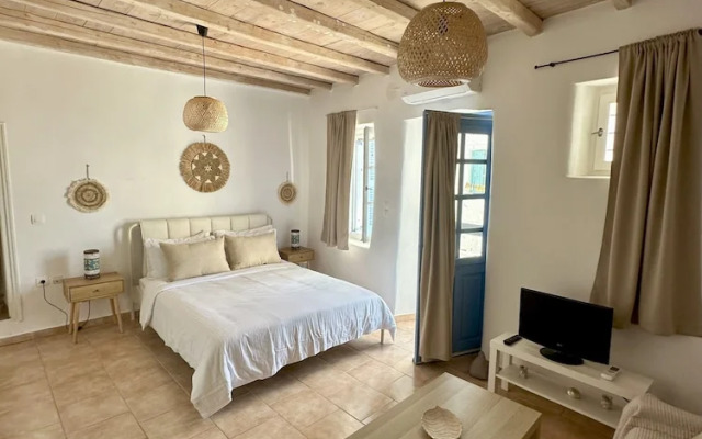 Nesa Paros