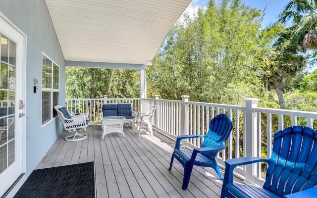 4BR Beach-Central Duplex by RedAwning