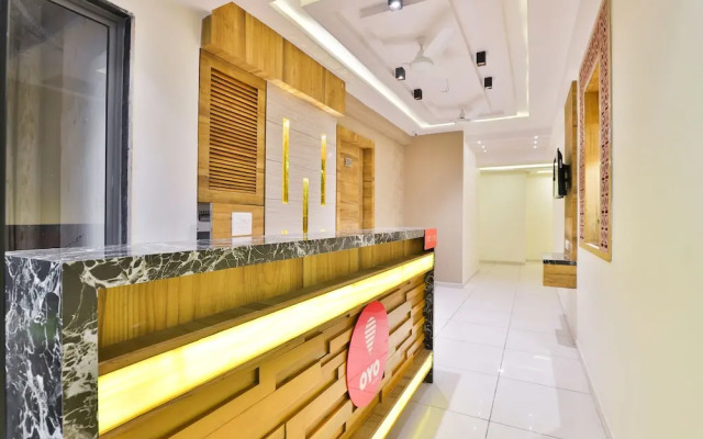 OYO 22673 Hotel Suncity