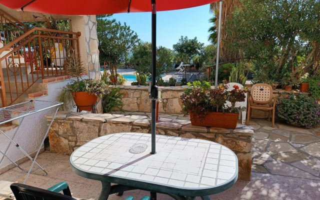 Rantzo Holiday Apartments