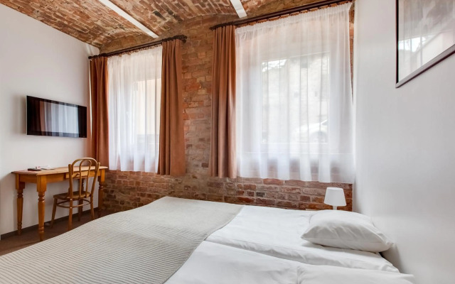 Janne Hotel