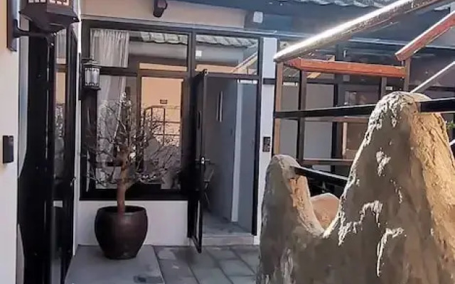 Serenity Courtyard Hotel