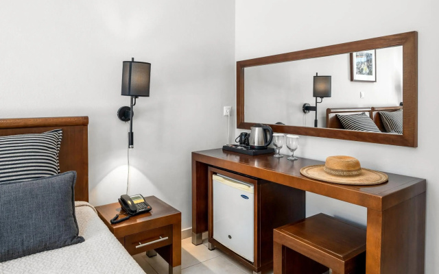 Glaros Hotel Apartment