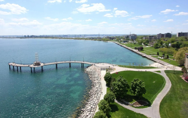 Holiday Inn Burlington Conference Centre by IHG