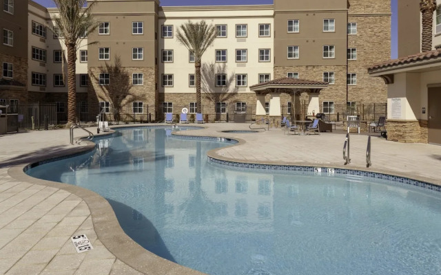 Holiday Inn Express & Suites Phoenix East Gilbert an IHG Hotel