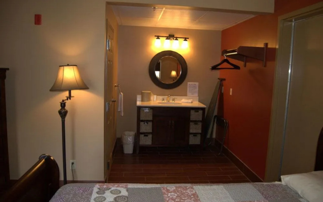 Put in Bay Victory Station Hotel