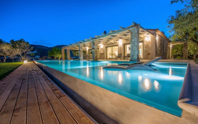 Villa Arthina