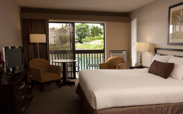 Lakeshore Inn