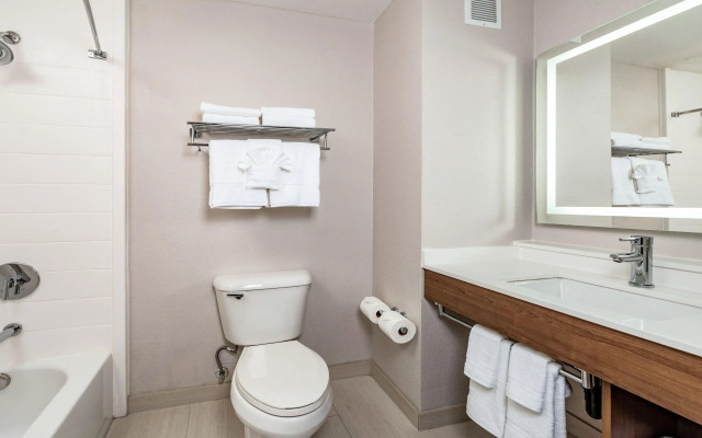 Holiday Inn Express Fremont-Milpitas Central by IHG