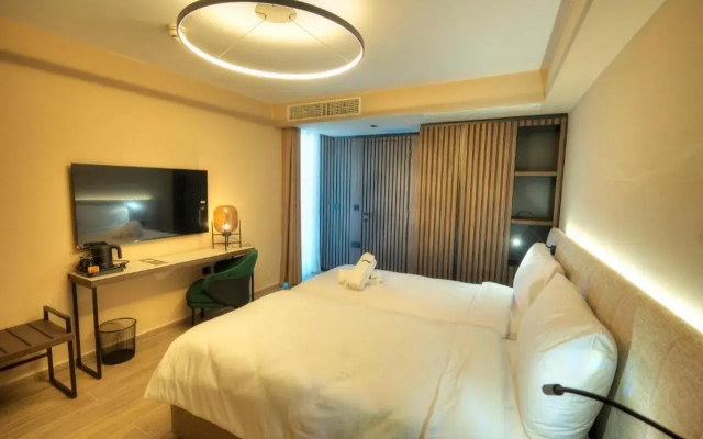 Aste Hotel