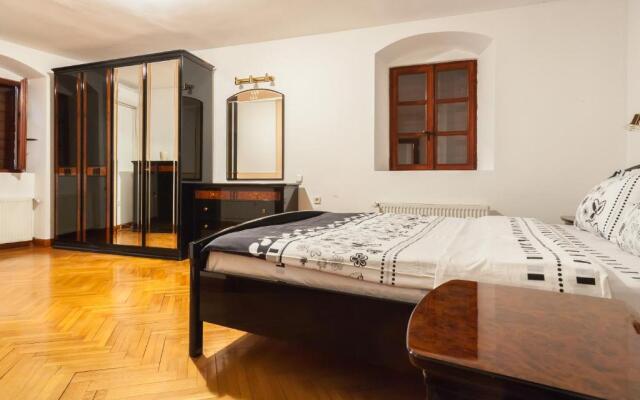 Villa & Apartments Perasto