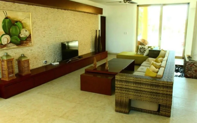 Uinic Chay Luxury Ocean Front Villa