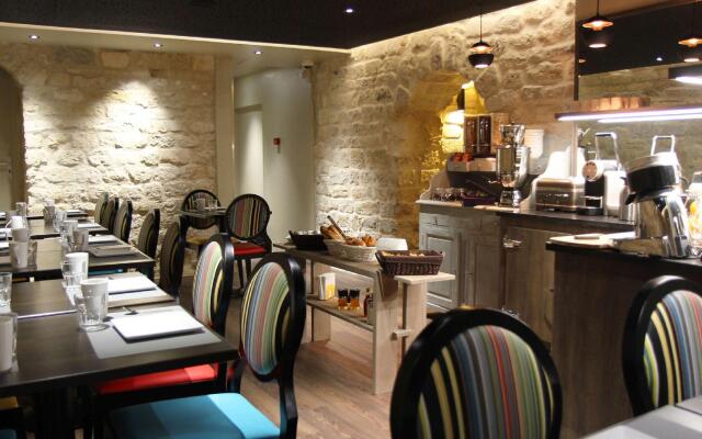 Le Montmartre Saint Pierre Hotel