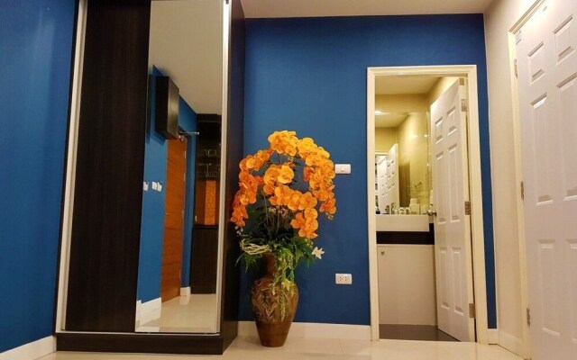 Club Apartments